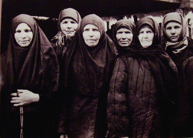 Добрушская монашеская община. Слева направо мон. Маргарита, Феоктиста, Ангелина, Варвара, Манефа, Макария. Фото примерно 1946-47-х гг.